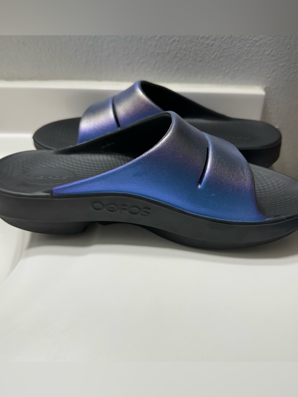 Women's OOfos OOahh Slide Sandal - Picture 4 of 8